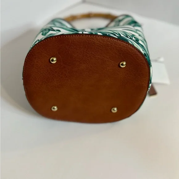 Resort Ready ENZO ANGIOLINI Green Multi Fabric Canvas Bamboo Resin Handle Purse - Picture 9 of 9